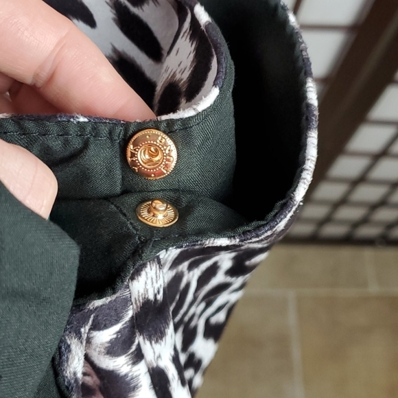 Leopard Print Top Handle Tote Bag - Picture 3 of 4